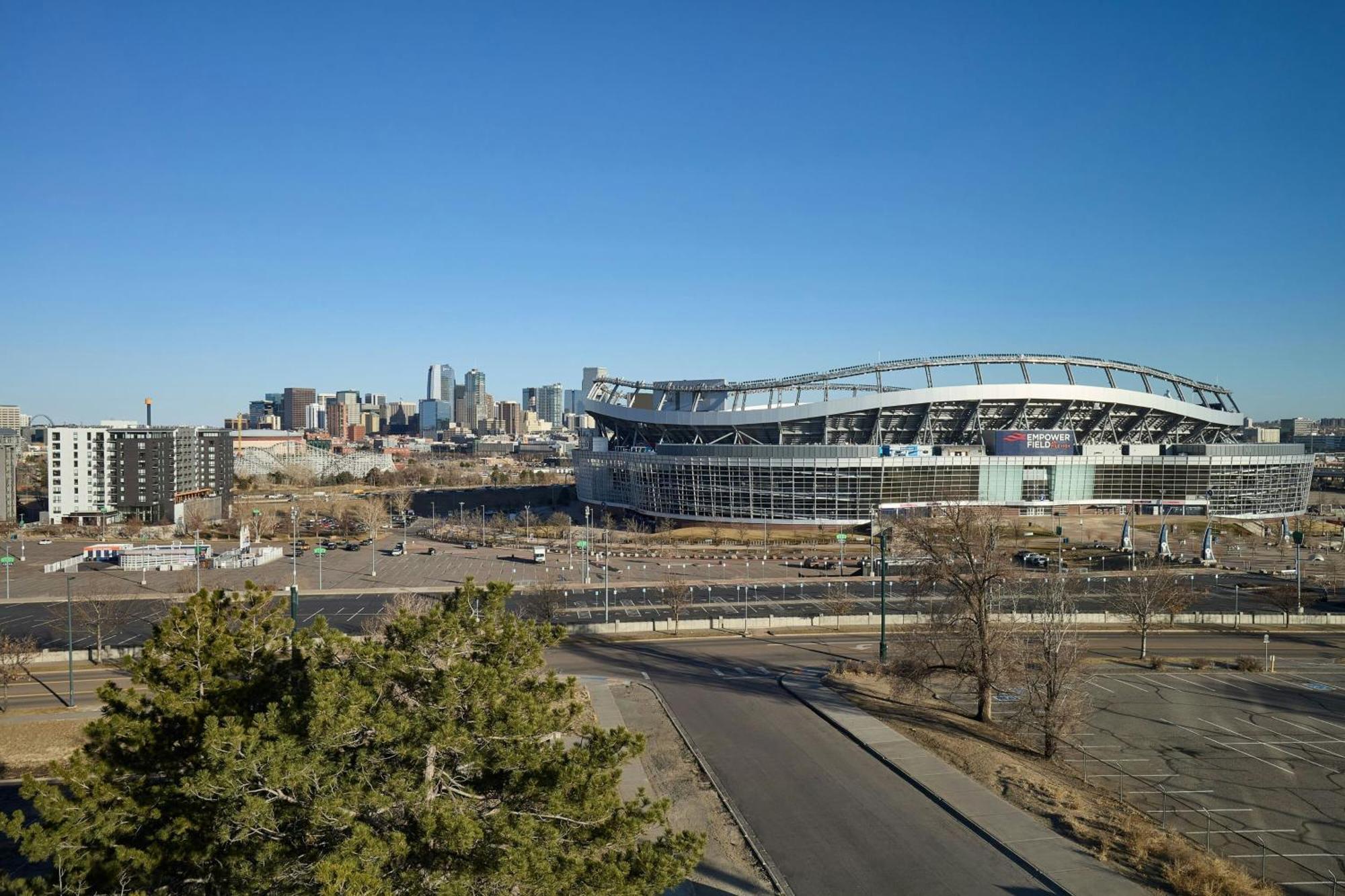 Courtyard By Marriott Downtown Stadium Area DEN