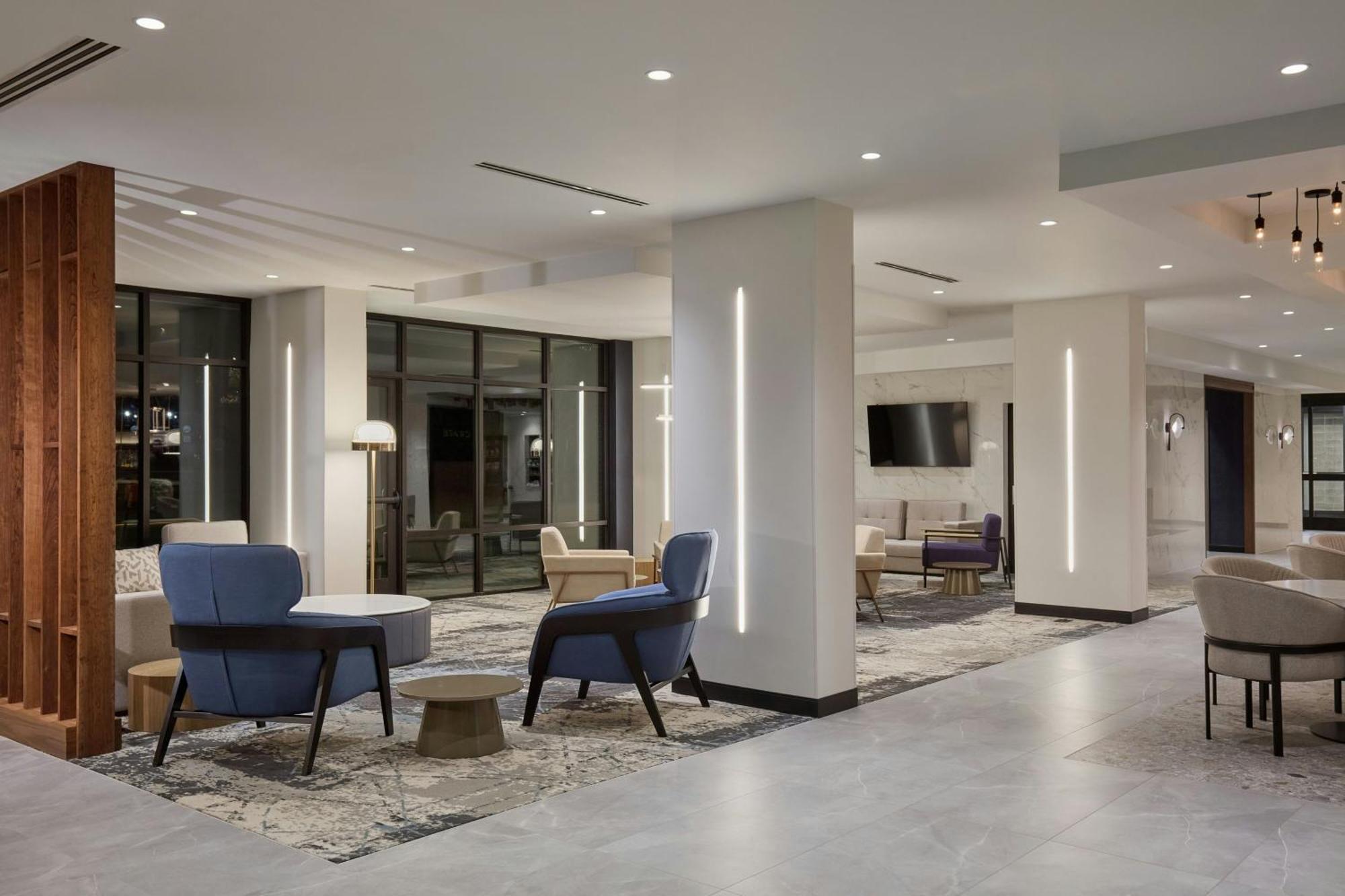 Courtyard By Marriott Downtown Stadium Area Hotel DEN
